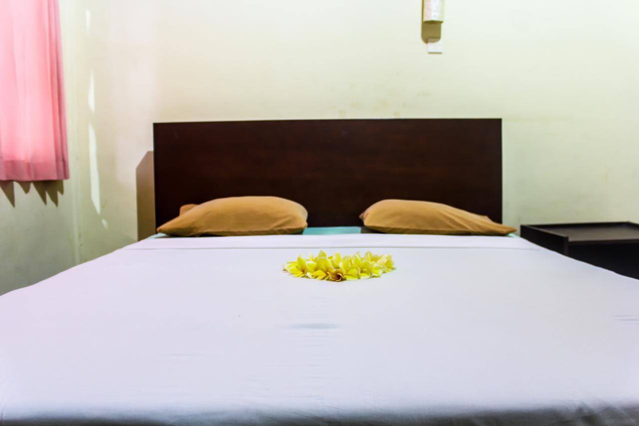 Budhi Beach Inn Kuta Lombok Buitenkant foto