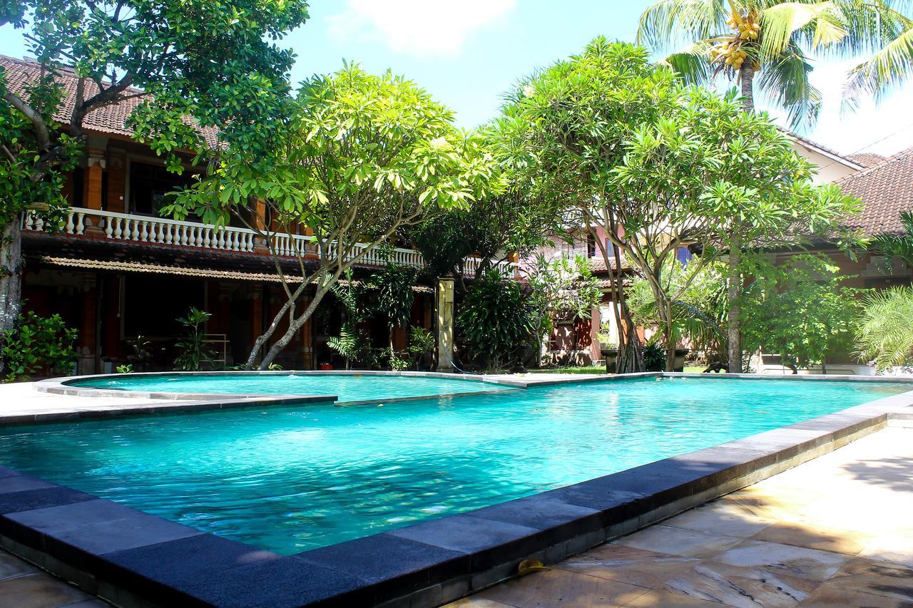 Budhi Beach Inn Kuta Lombok Buitenkant foto
