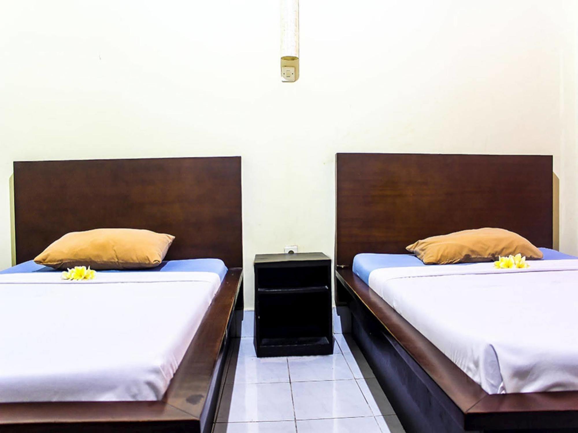 Budhi Beach Inn Kuta Lombok Buitenkant foto